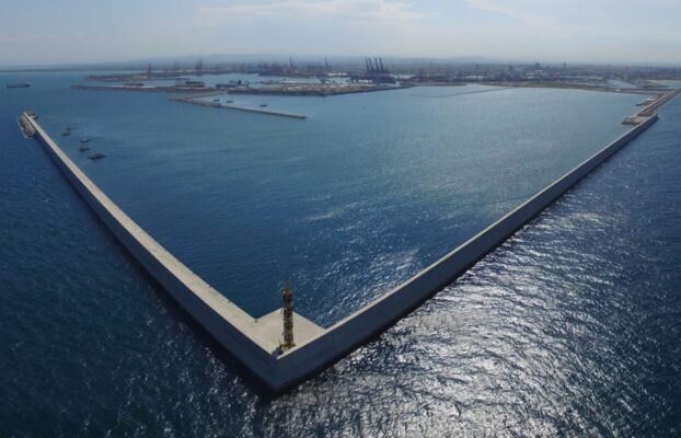 Valencia Port Greenlights Contract for New Container Terminal